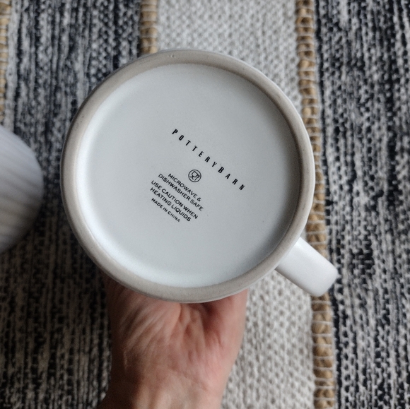 Two Pottery Barn Large Coffee Mugs Ridge Textured Stoneware Mugs - Picture 4 of 7